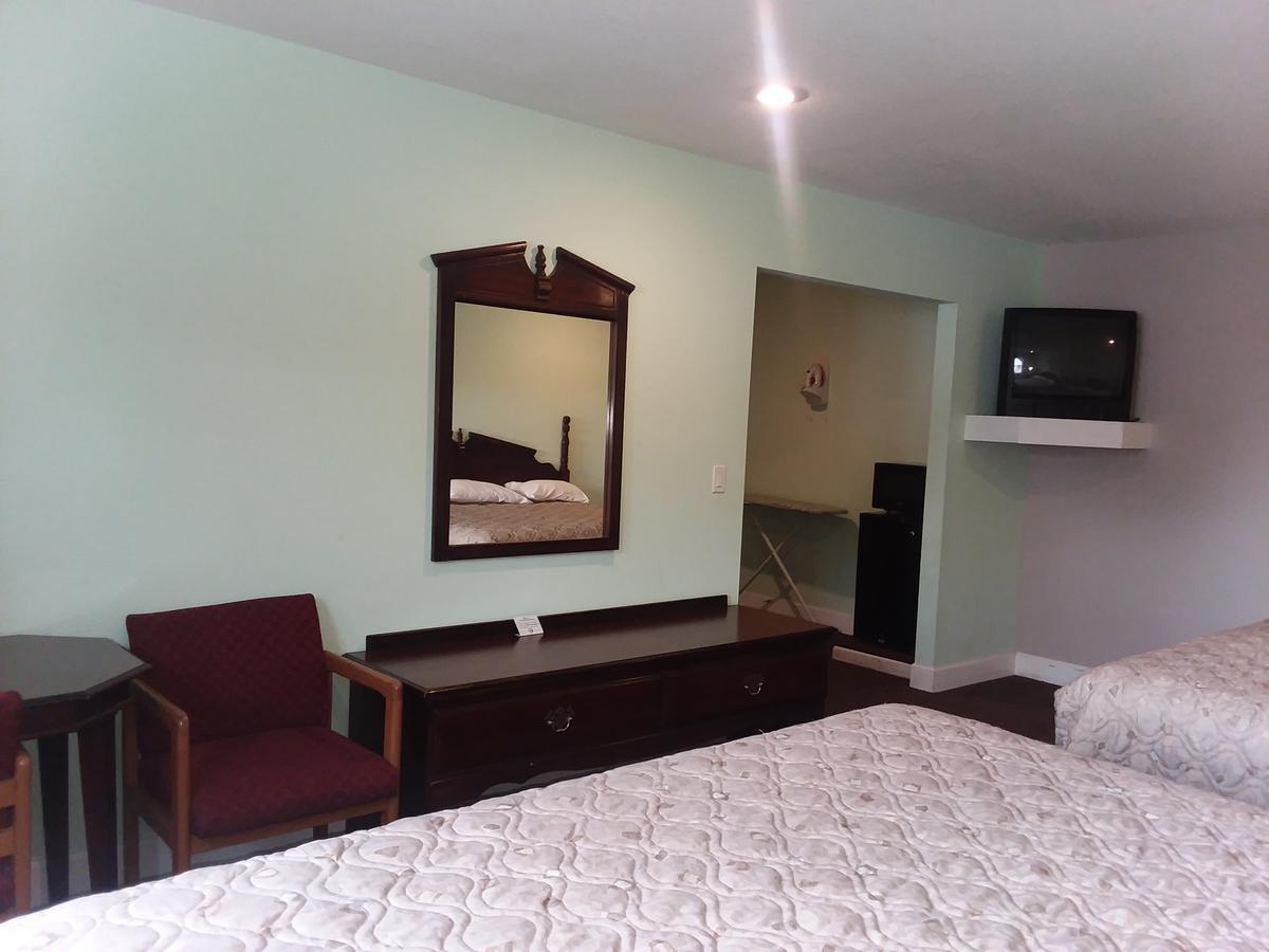 Scenic River Inn Motel Wartburg Εξωτερικό φωτογραφία